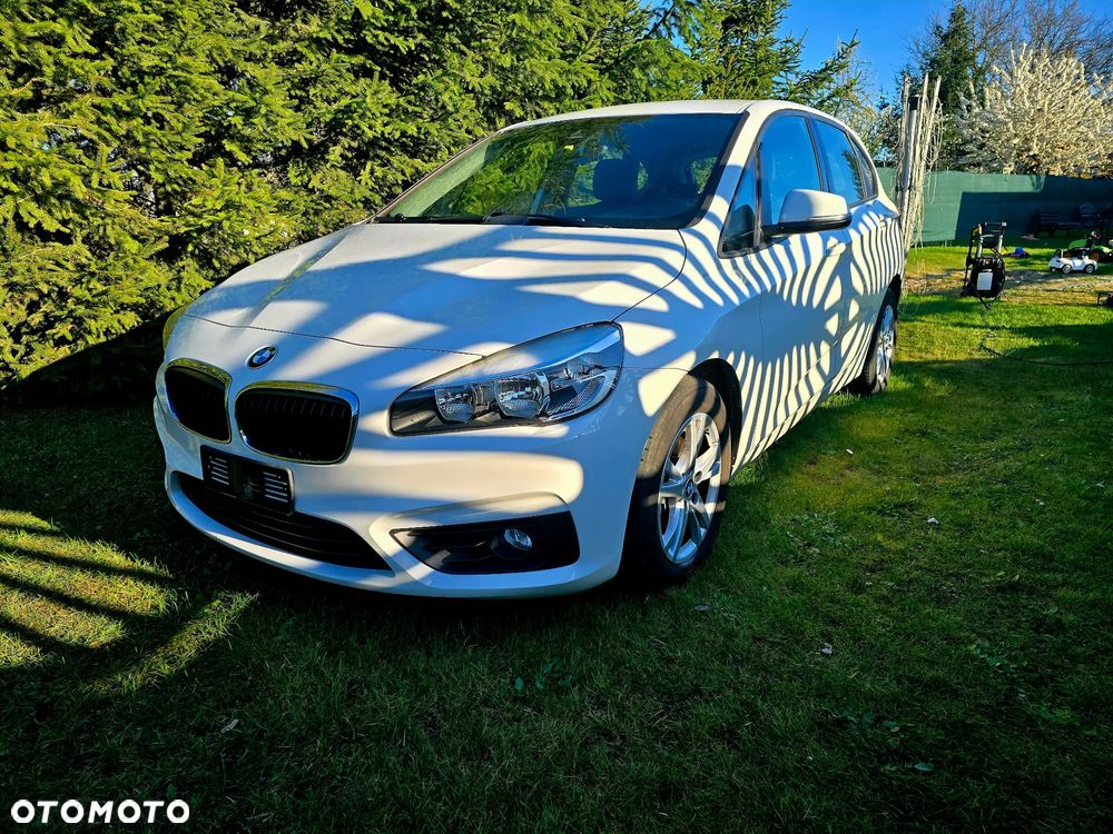 BMW Seria 2 216d - 16