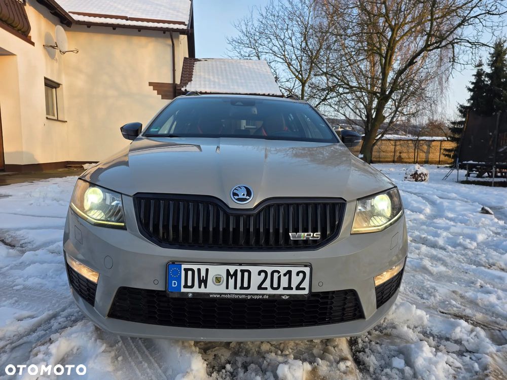 Skoda Octavia 2.0 TDI DSG RS - 35