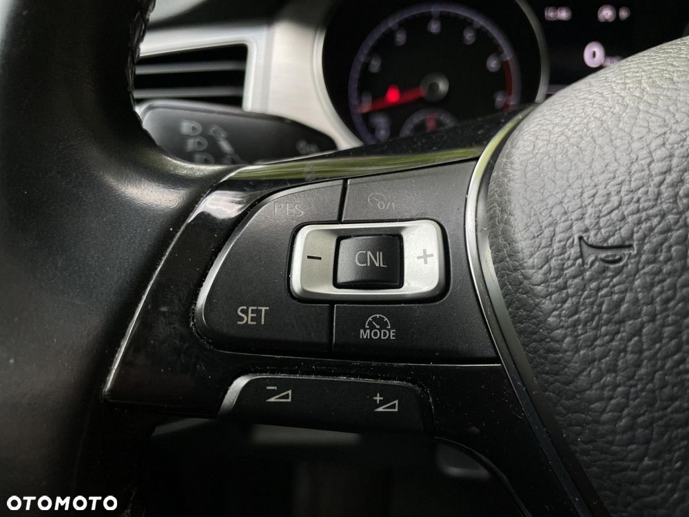 Volkswagen Golf Sportsvan - 25