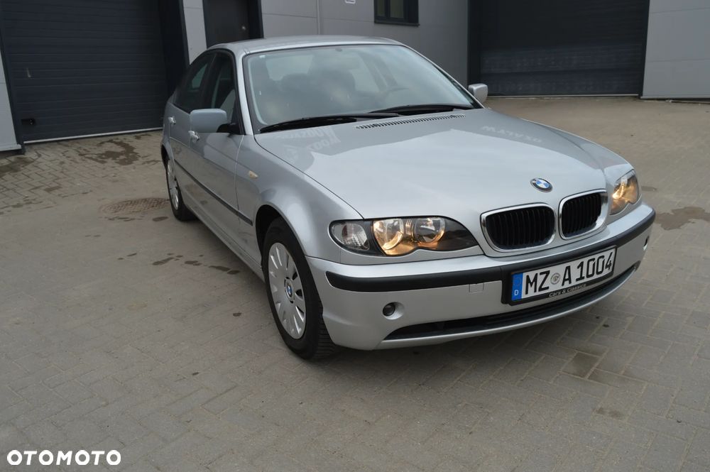 BMW Seria 3 318i - 10