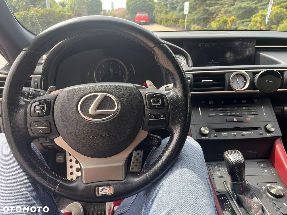 Lexus RC - 9