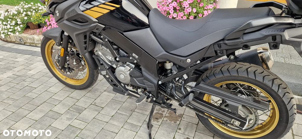 Suzuki V-STROM - 4