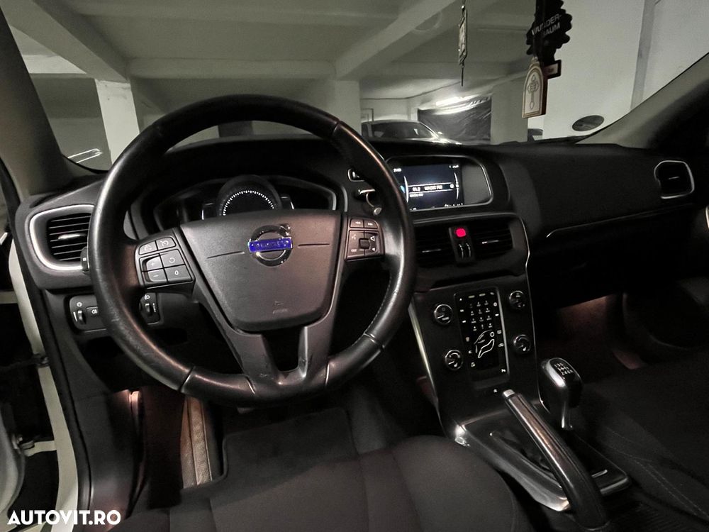Volvo V40 D2 Basic - 9