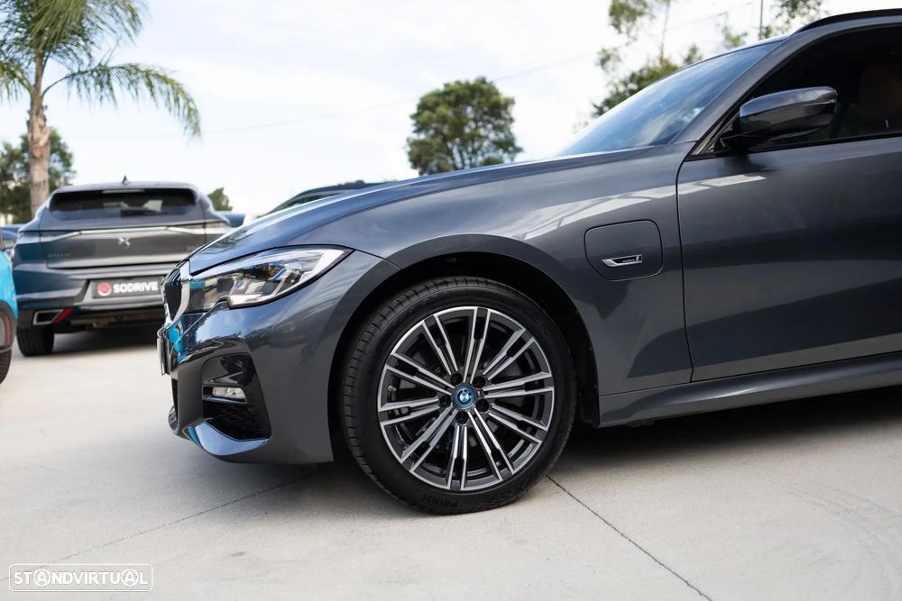 BMW 320 e Aut. M Sport - 22