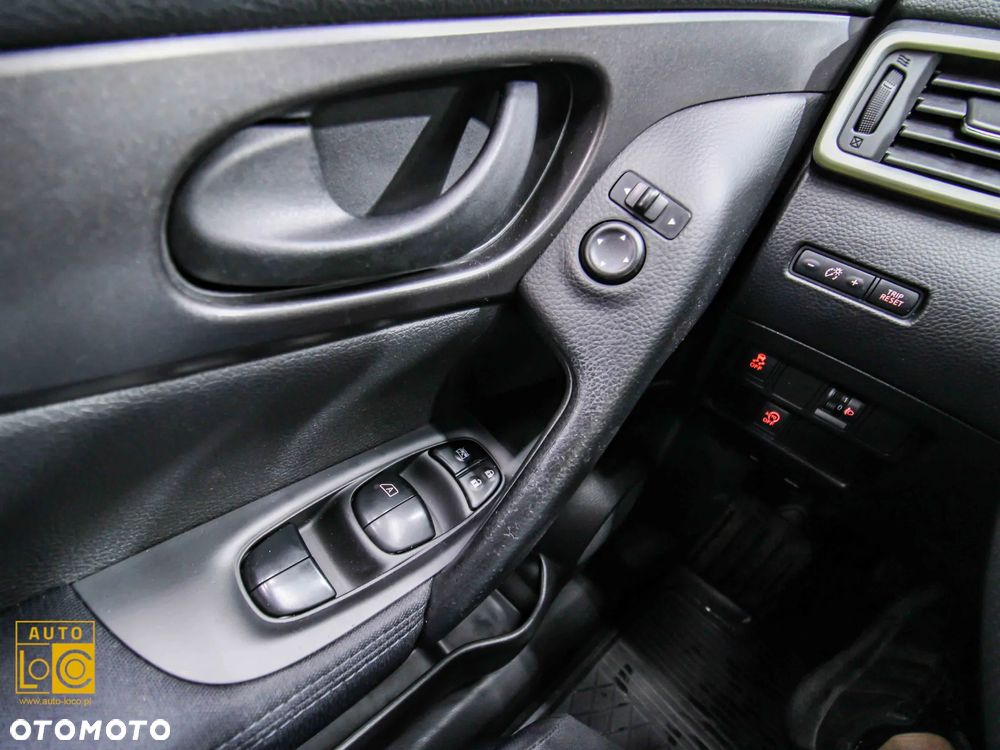 Nissan Qashqai 1.5 dCi N-Connecta - 26