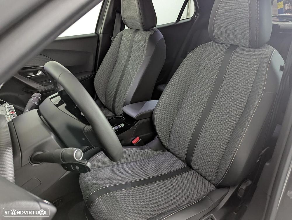 Peugeot e-2008 GT - 8