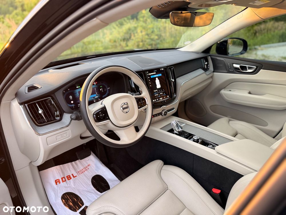 Volvo XC 60 T8 Plug-In Hybrid AWD Ultra Dark - 15