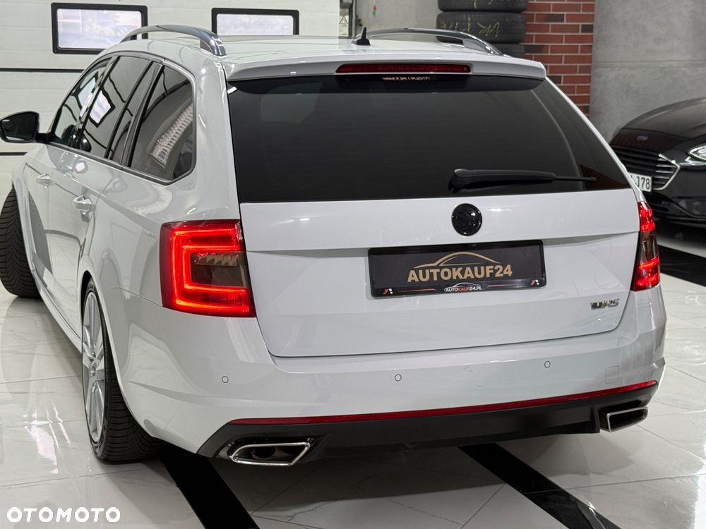 Skoda Octavia 2.0 TDI DSG RS - 8