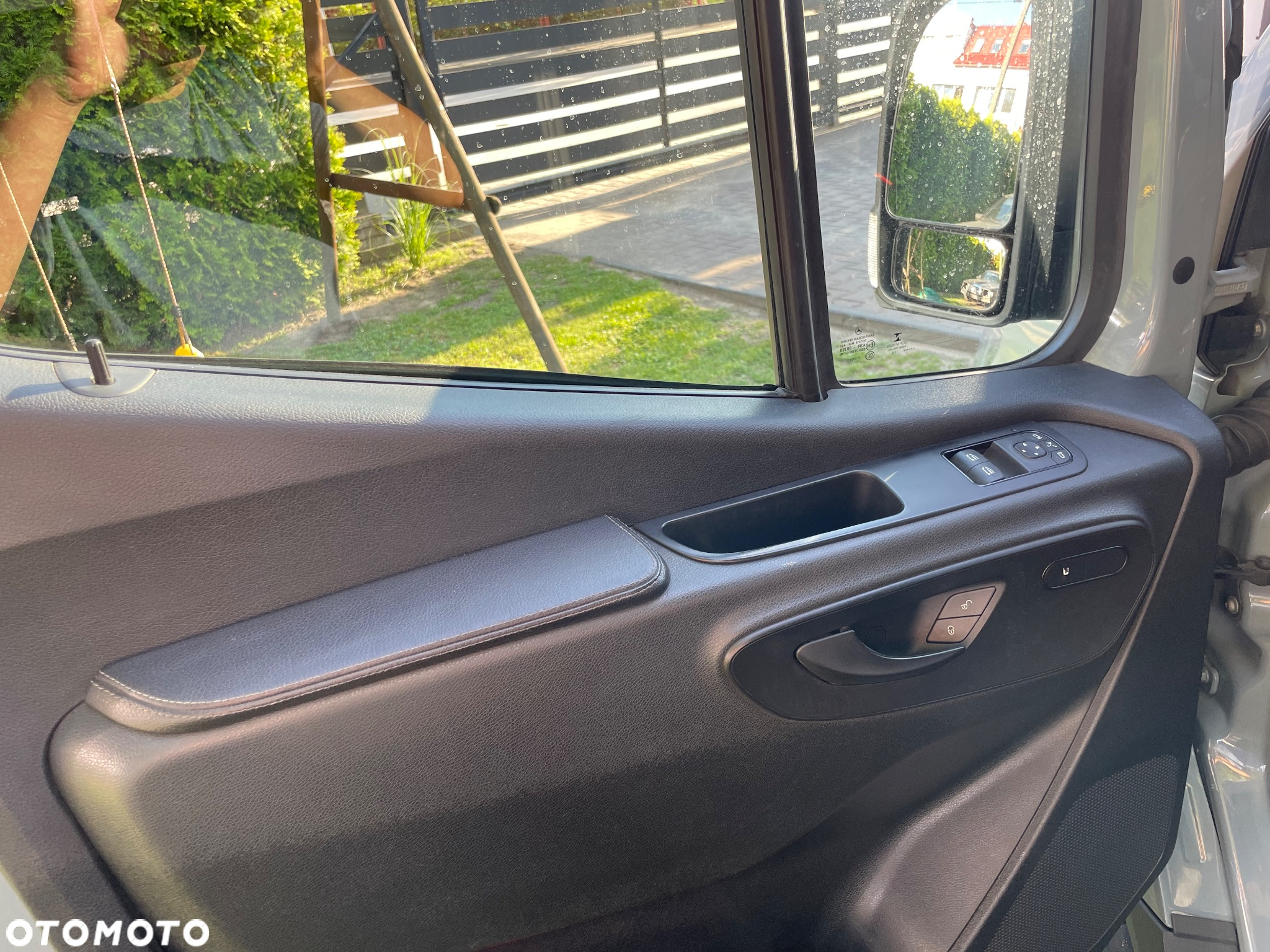 Mercedes-Benz Sprinter - 14