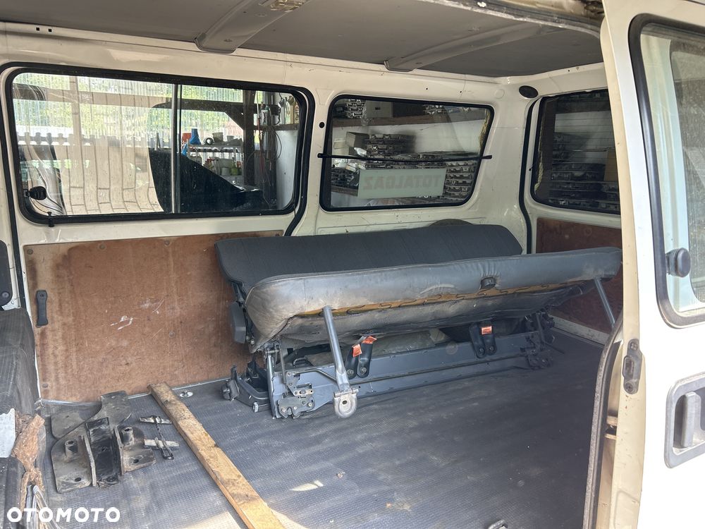 Mitsubishi L300 - 6