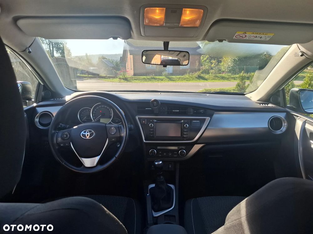 Toyota Auris 1.4 D-4D Premium - 8
