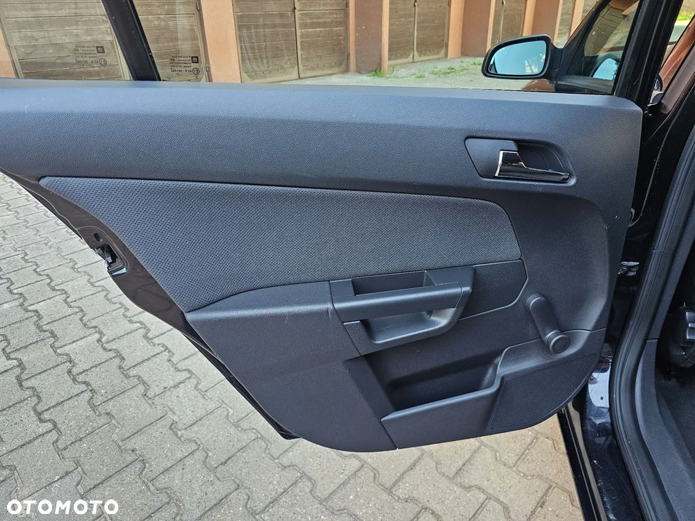 Opel Astra 1.6 Enjoy - 19