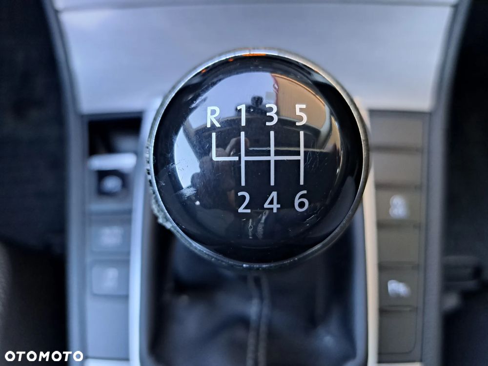 Volkswagen Passat - 29