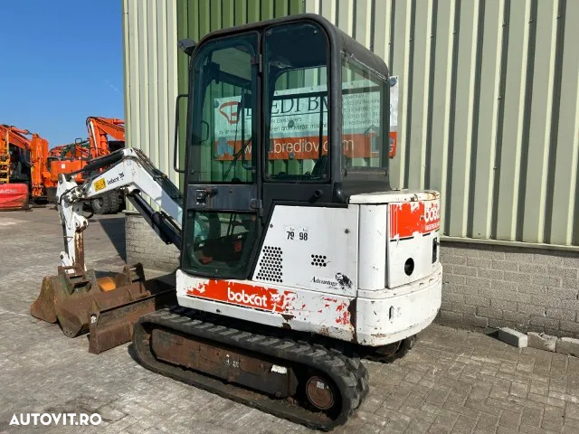 Bobcat 325 - 5