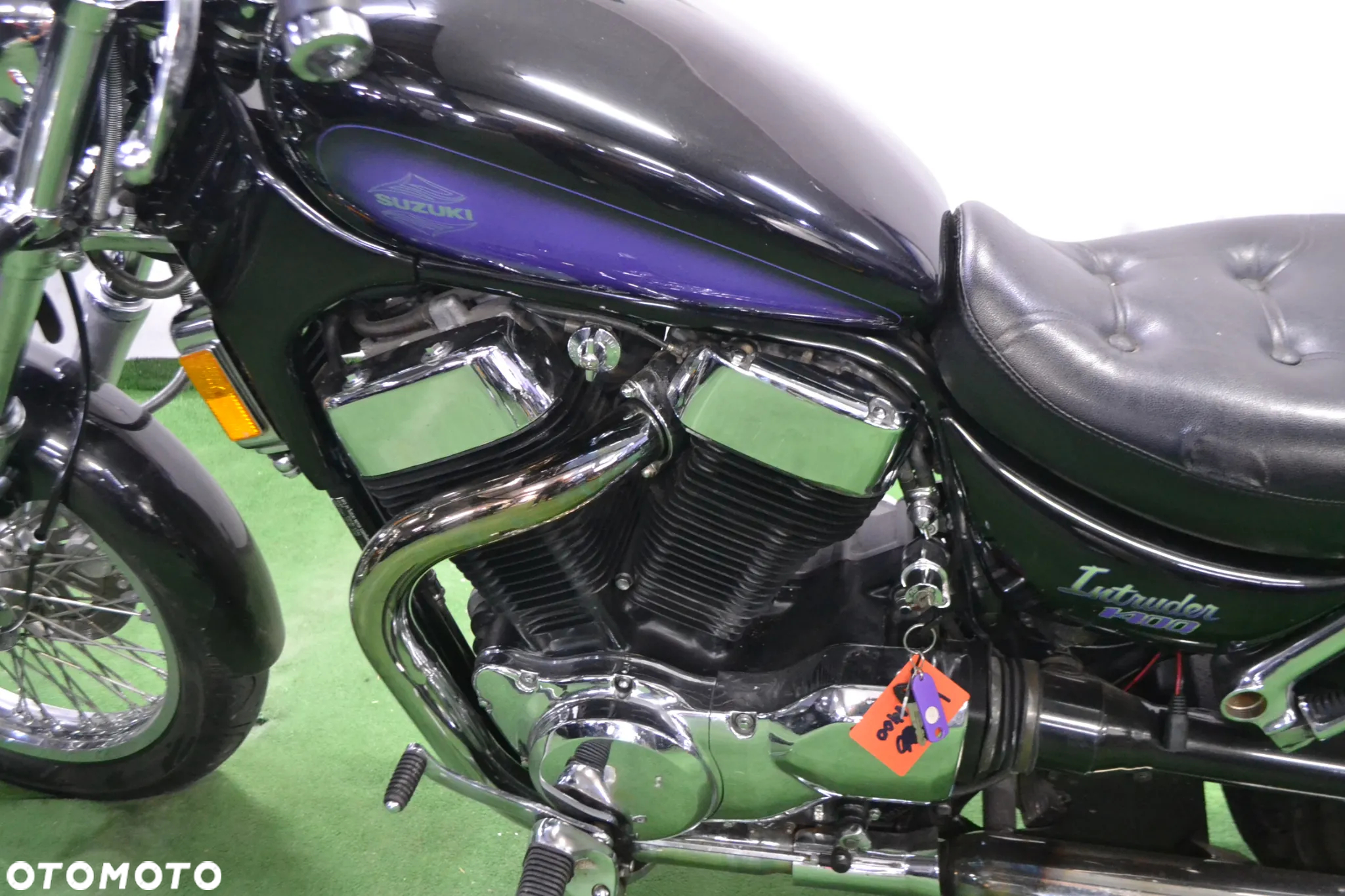 Suzuki Intruder - 12