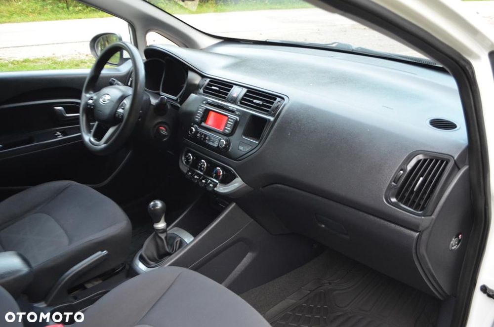 Kia Rio 1.2 L - 35