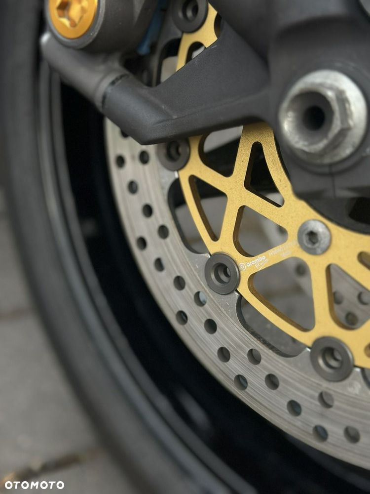 Suzuki GSX-R - 35