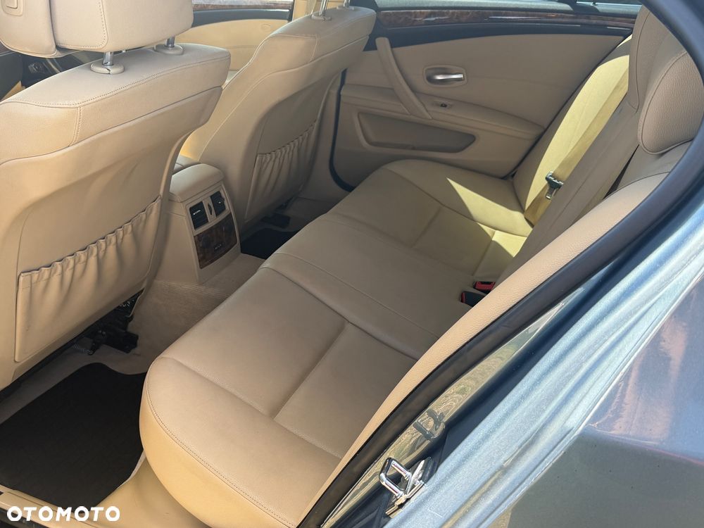 BMW Seria 5 520d Edition Exclusive - 11