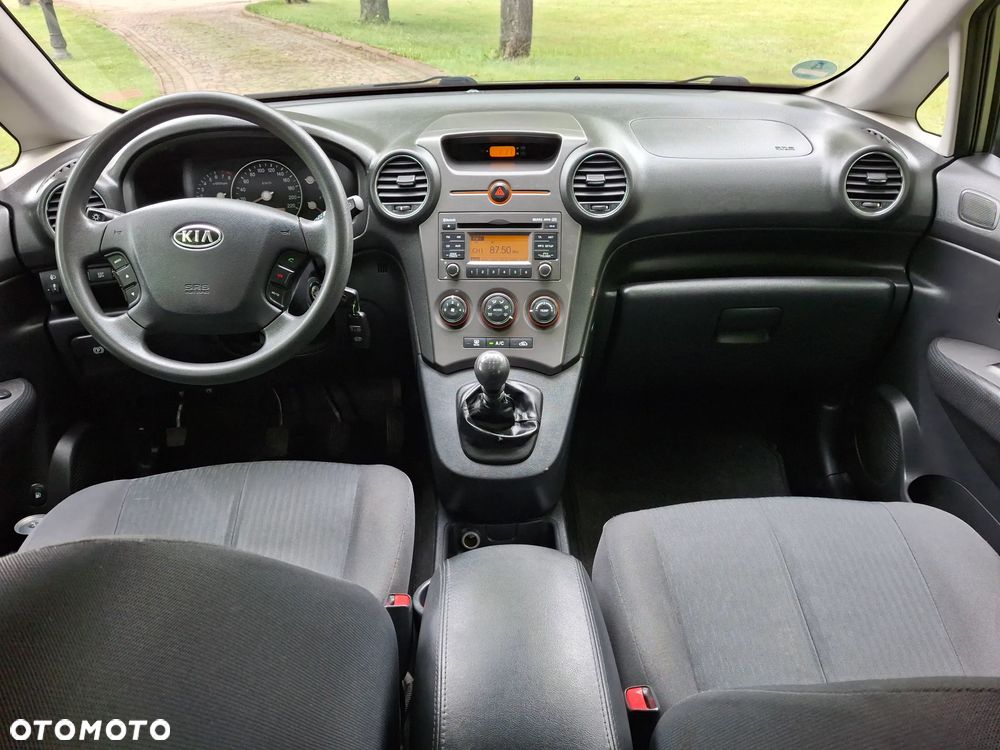 Kia Carens 1.6 CVVT Vision - 26
