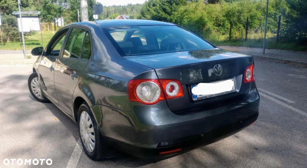 Volkswagen Jetta - 5