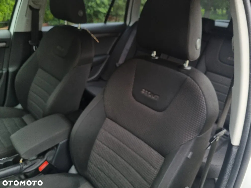 Skoda Octavia Scout 2.0 TDI 4x4 DSG - 12