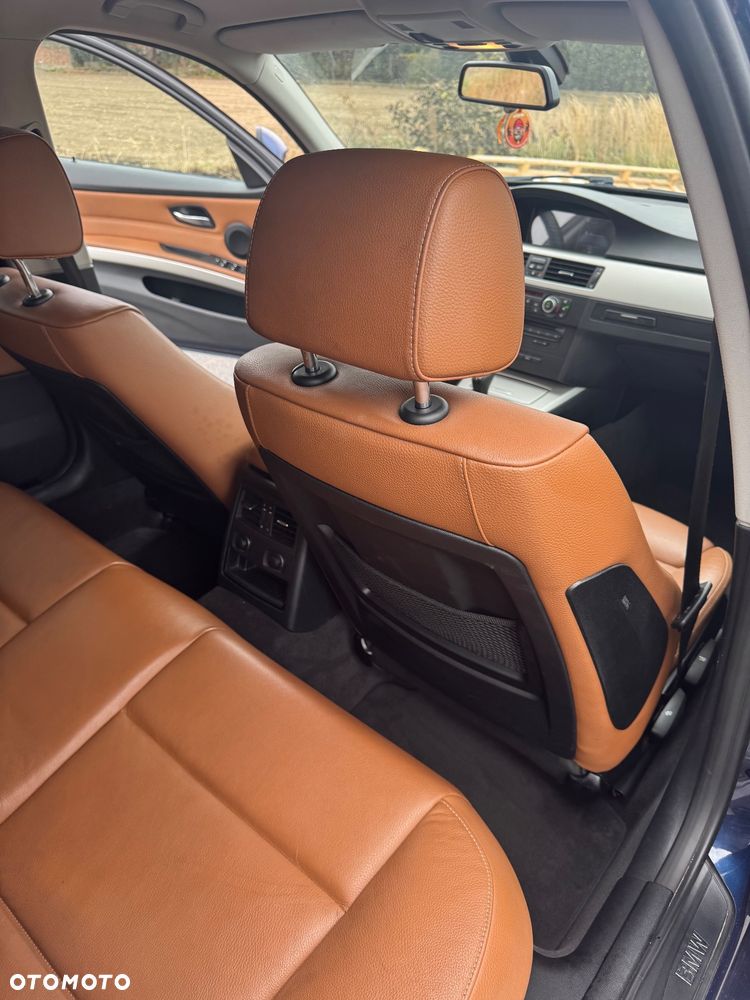 BMW Seria 3 320d Efficient Dynamics - 28