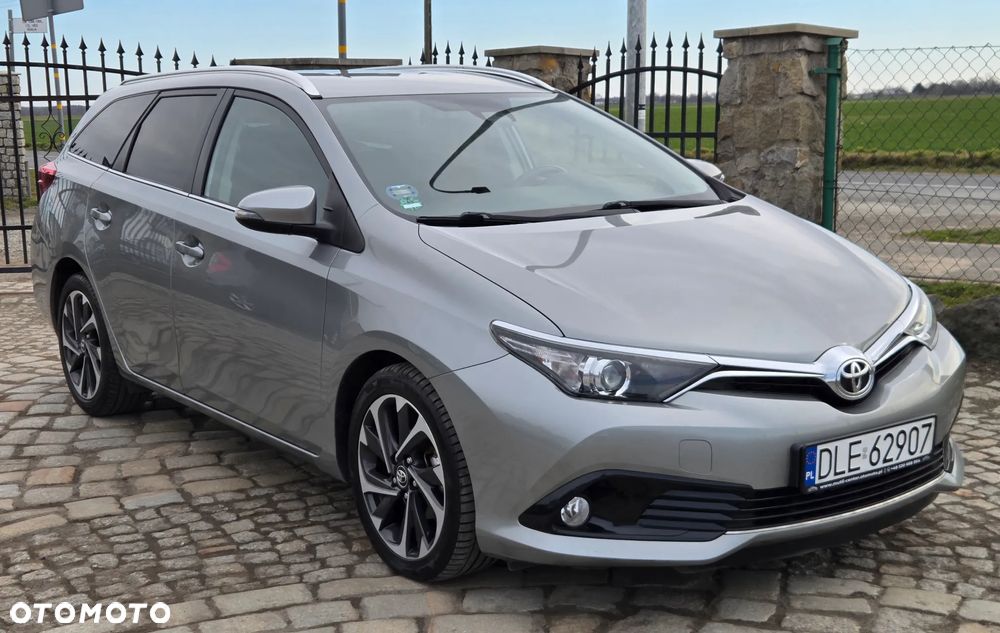 Toyota Auris 1.6 D-4D Edition-S - 1