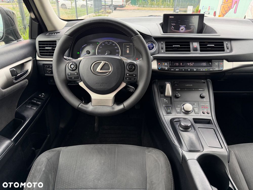 Lexus CT - 13
