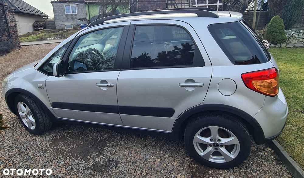 Suzuki SX4 1.9 DDiS 4WD GS / Premium - 10