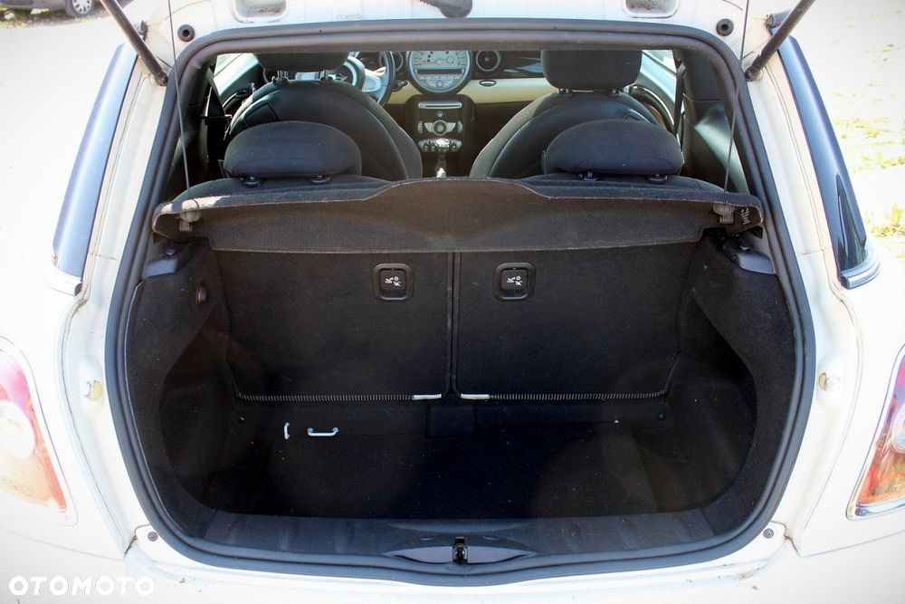 Mini One R56 2008 1.4i N12B14 HB3D (MASKA, ZDERZAK, LAMPA, BŁOTNIK, DRZWI, SZYBA, FOTEL) - 7