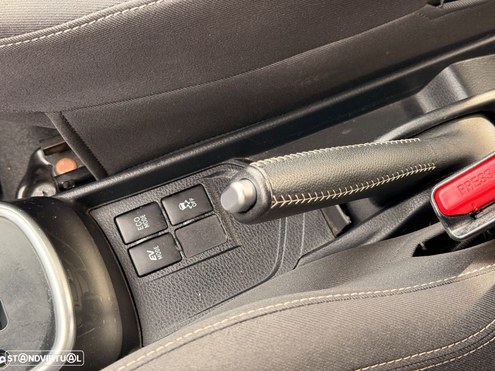 Toyota Yaris 1.5 HSD Active - 23