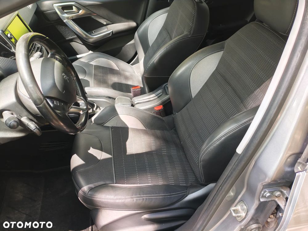 Peugeot 2008 1.6 BlueHDi Style - 14
