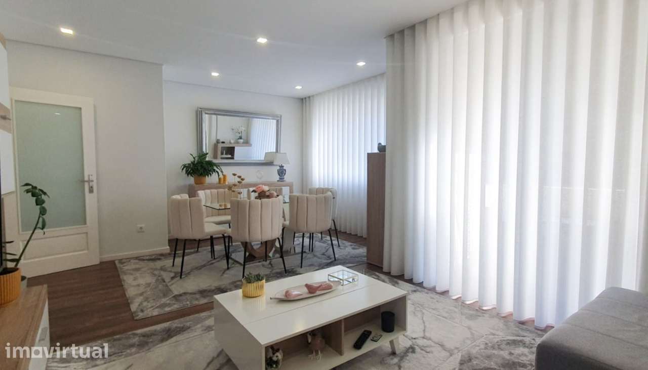 Apartamento T3 remodelado a 50 metros da praia na Póvoa de Varzim - Grande imagem: 3/20