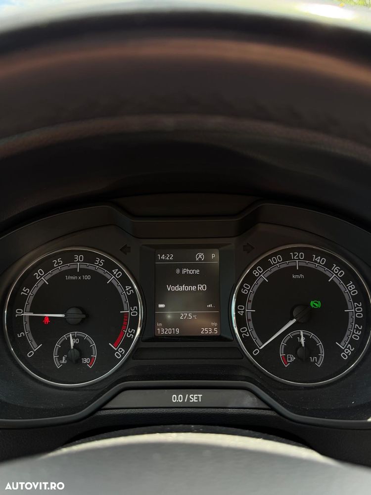 Skoda Octavia 1.6 TDI DSG Style - 2