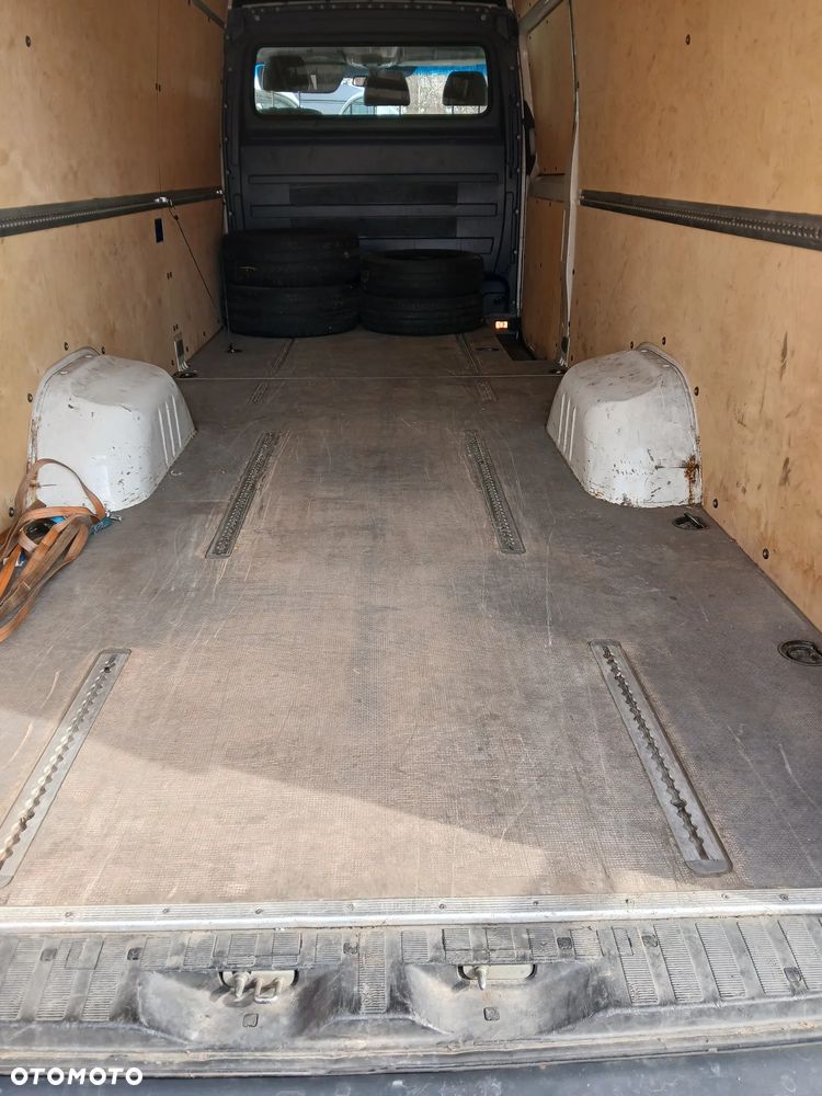 Volkswagen Crafter - 2