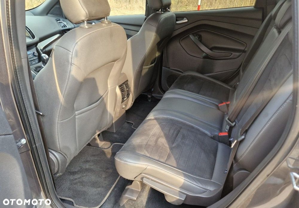 Ford Kuga 2.0 TDCi 4x4 ST-Line - 26