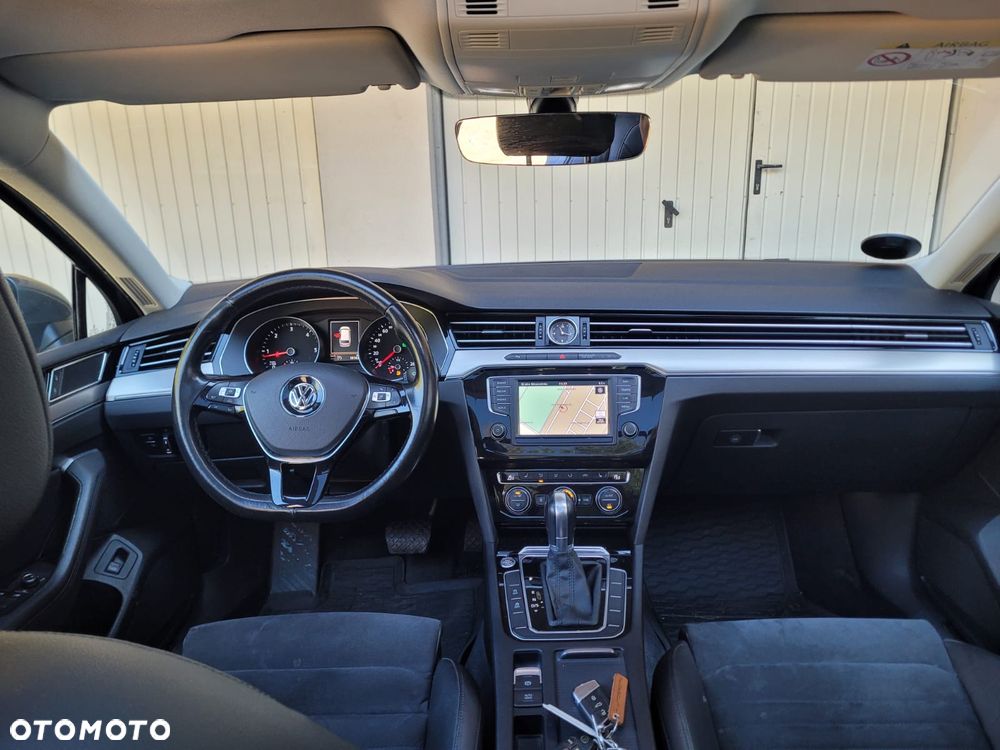 Volkswagen Passat Variant 2.0 TDI SCR DSG Comfortline - 38