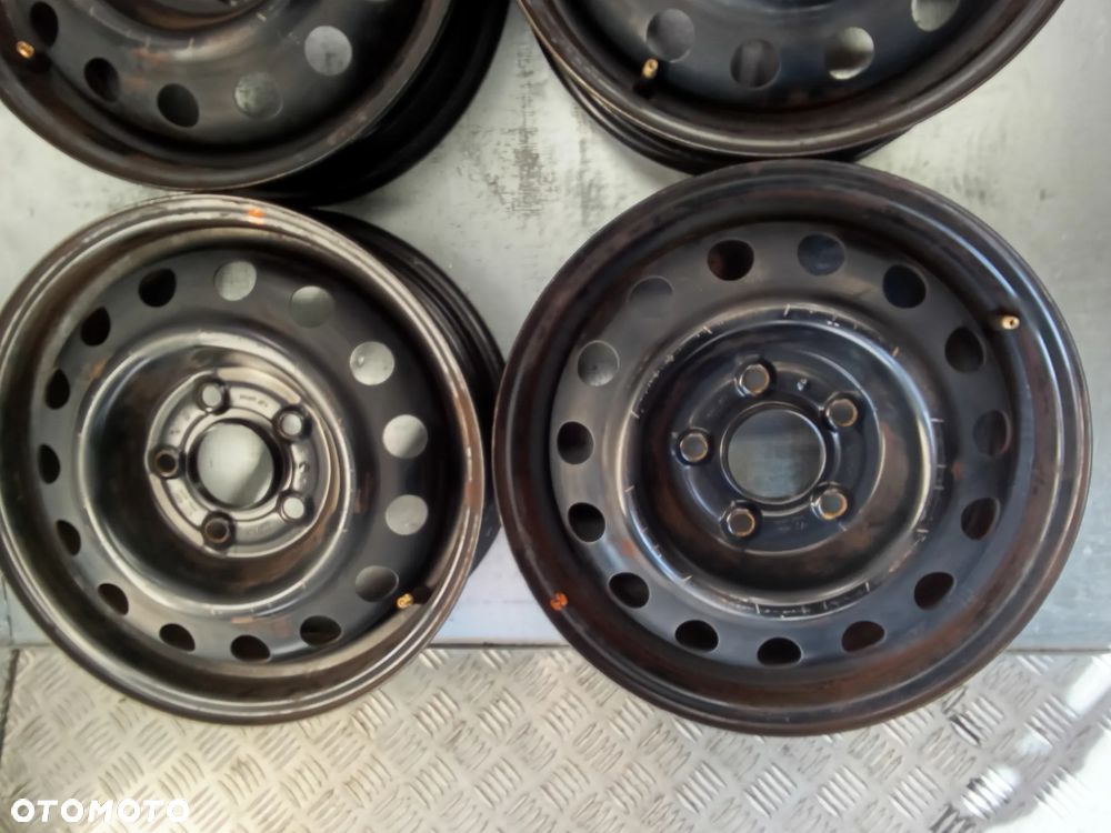 Felgi Hyundai I30 IX20 Kia Ceed Venga Soul 5,5Jx15 et47 5x114,3 - 4