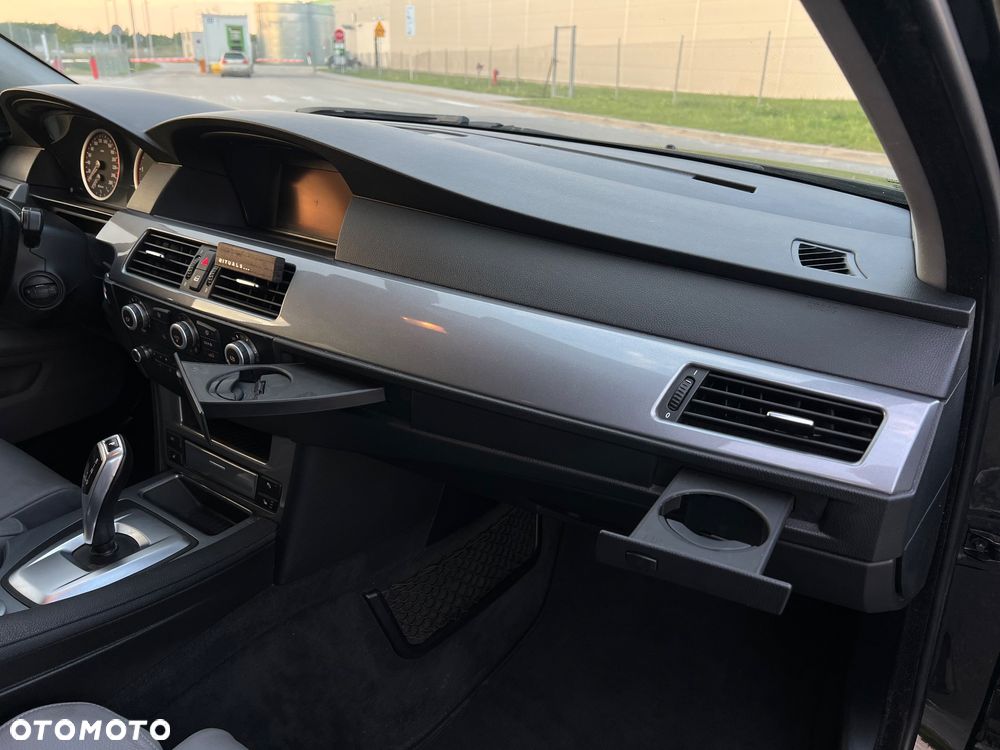 BMW Seria 5 520d Edition Exclusive - 16