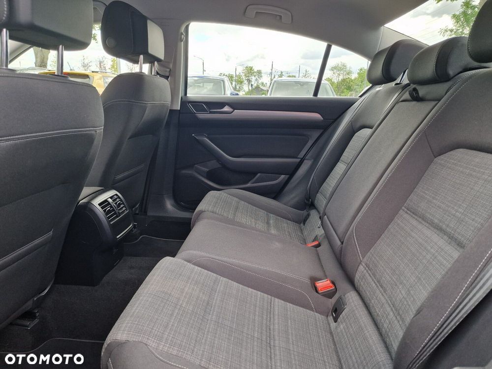 Volkswagen Passat 2.0 TDI EVO Business - 14