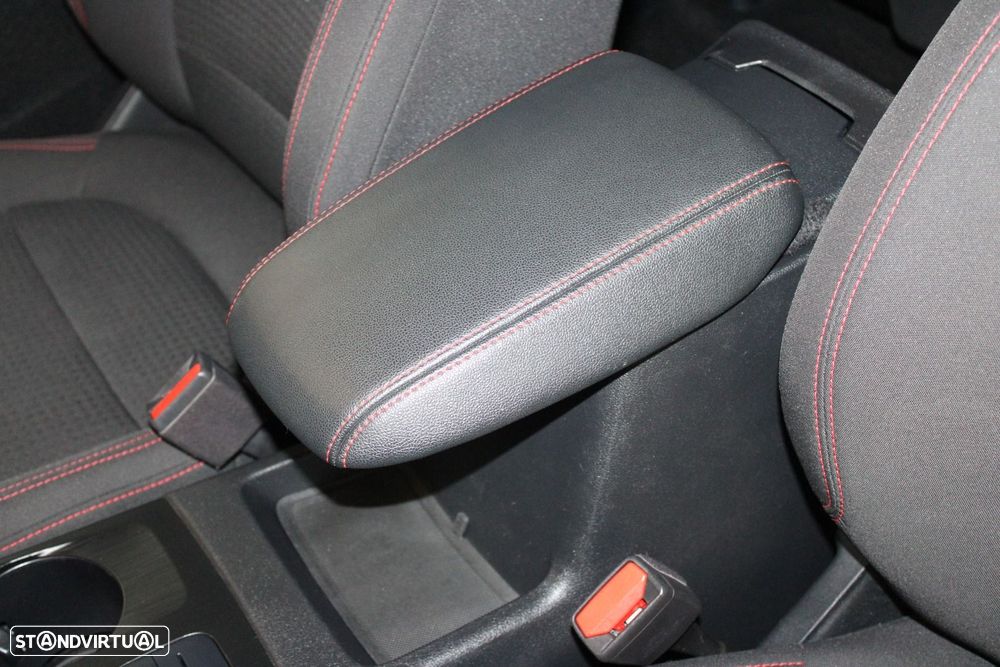 Ford Kuga - 31