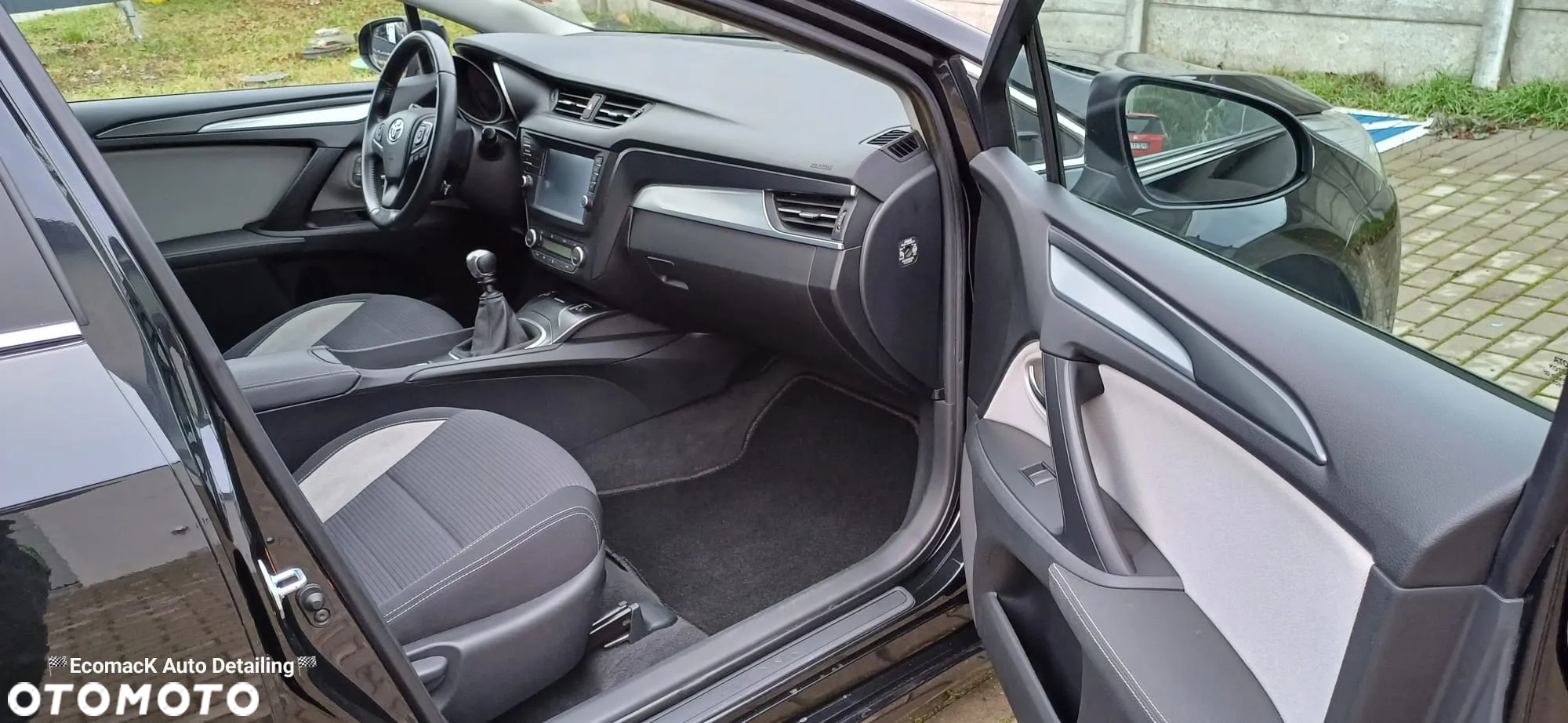 Toyota Avensis 2.0 D-4D Premium - 14
