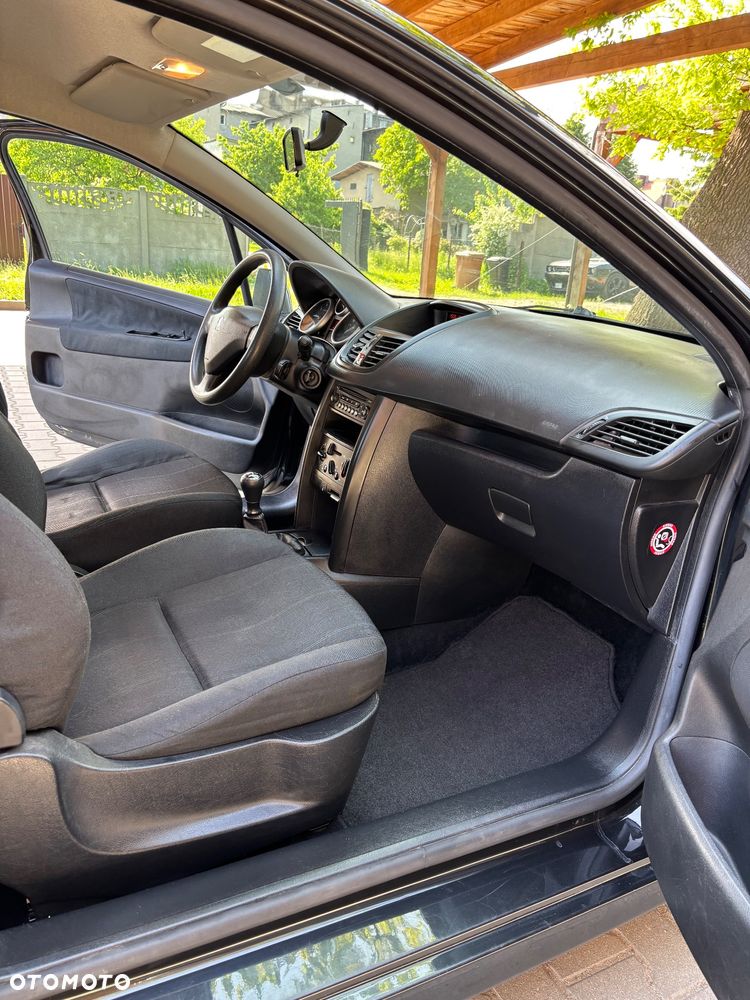 Peugeot 207 1.4 16V Presence - 14
