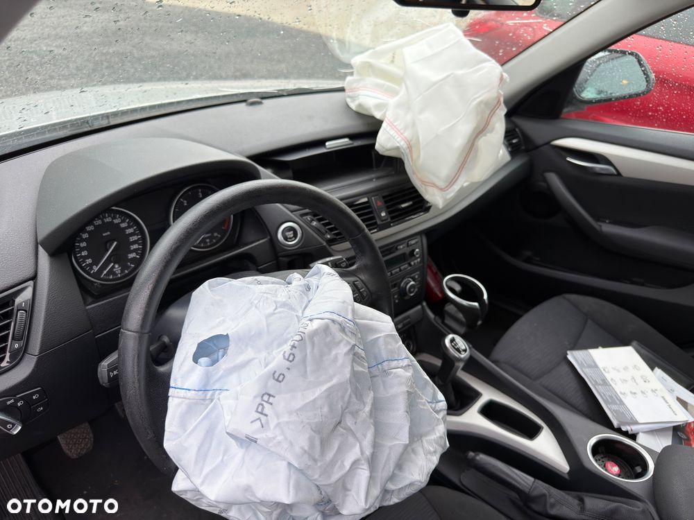 BMW X1 sDrive16d xLine - 11