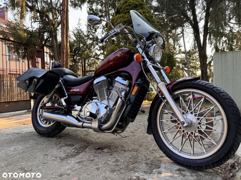 Suzuki Intruder - 1