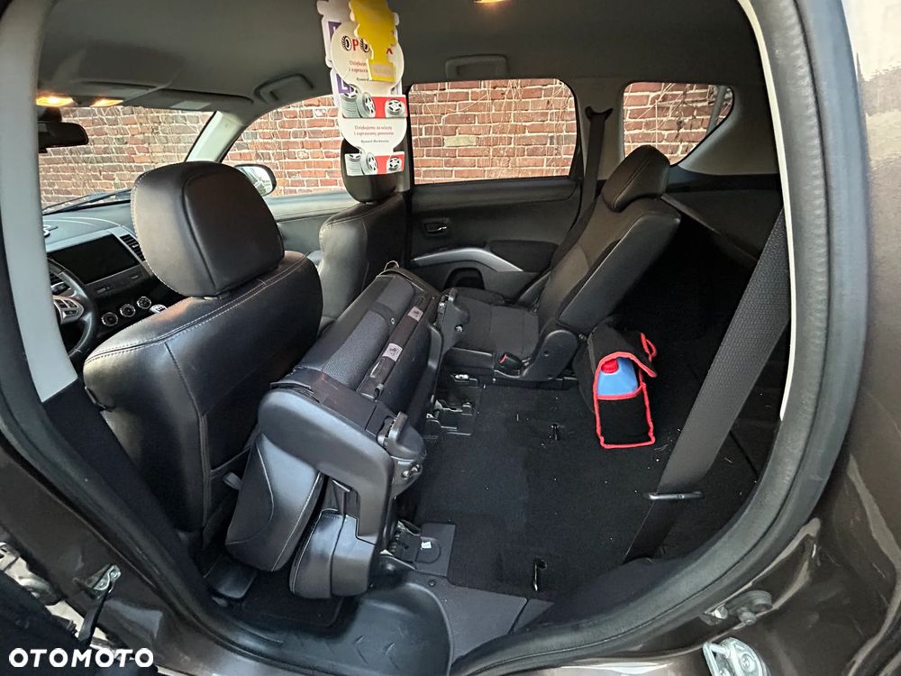 Mitsubishi Outlander 2.0 2WD Invite - 10