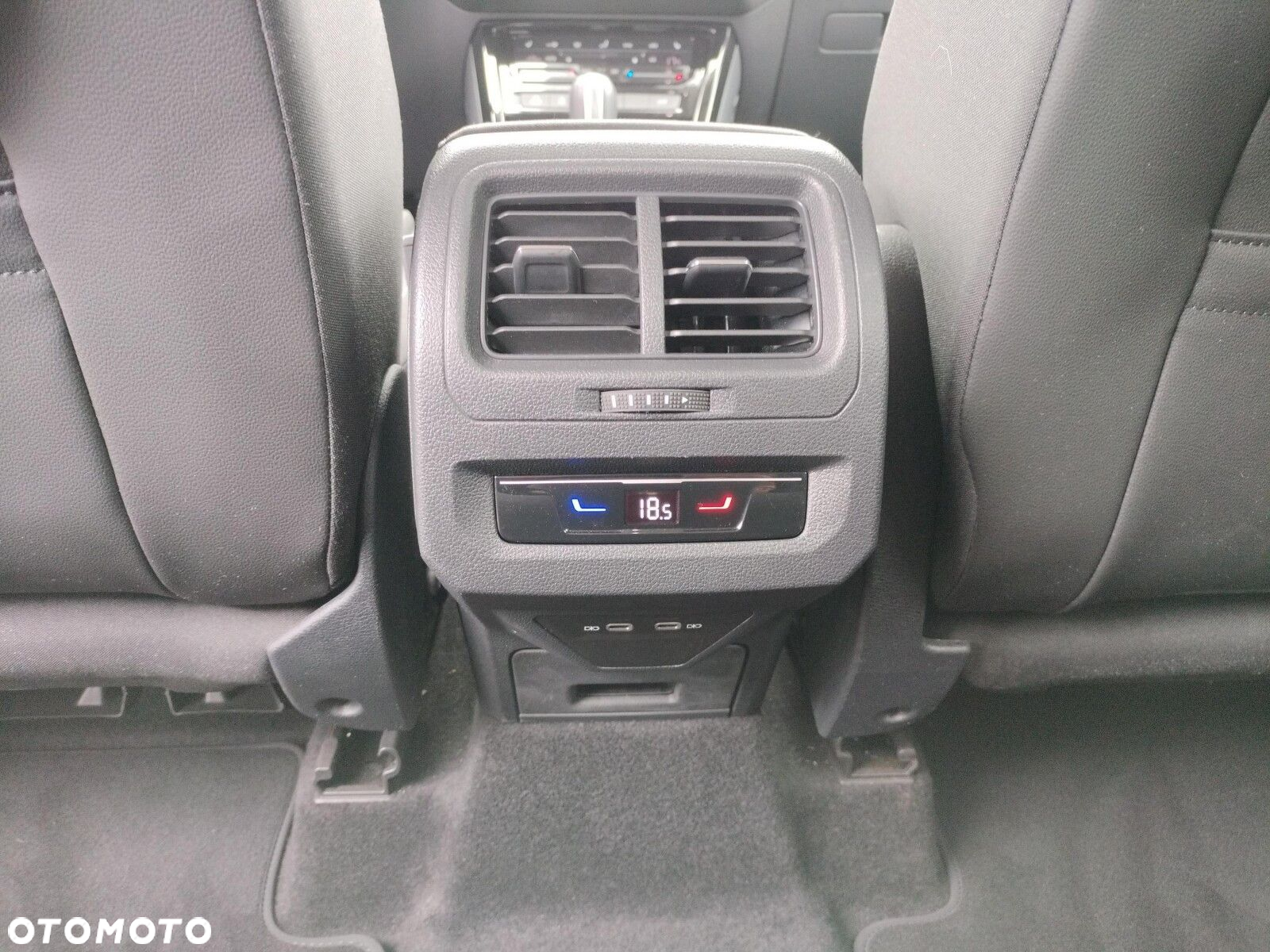 Volkswagen Touran 2.0 TDI BMT Highline DSG - 29