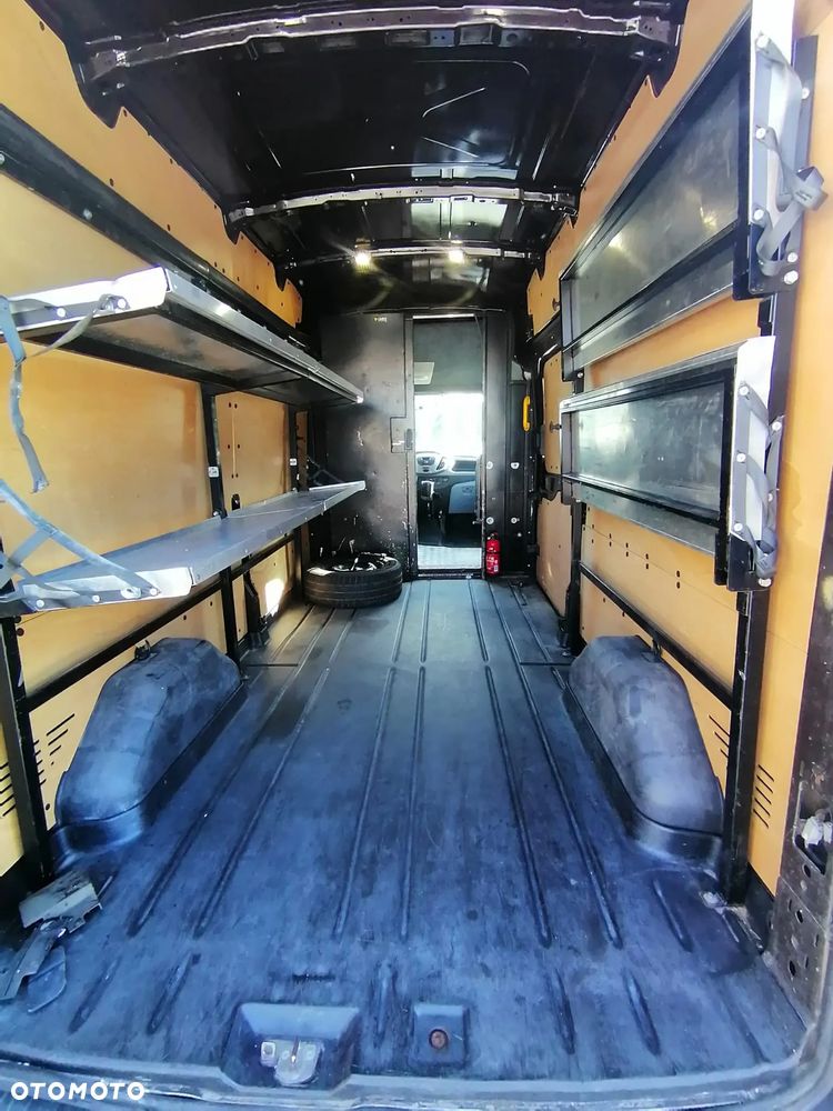 Ford Transit - 11