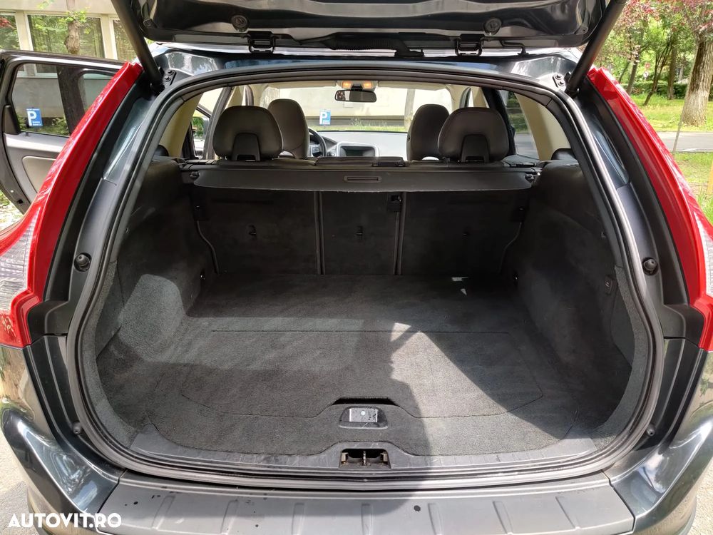 Volvo XC 60 D4 Geartronic Summum - 16