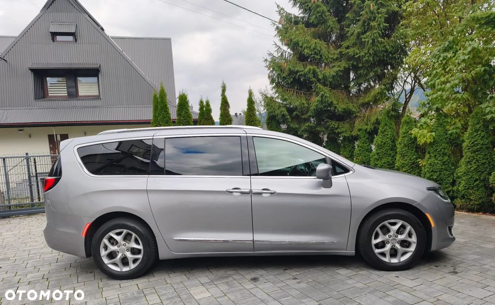 Chrysler Pacifica - 7